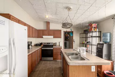 8601 N 103rd Avenue #230, Peoria, AZ 85345 - Photo 17