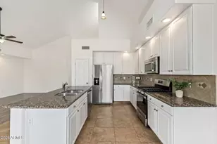 1002 W Kelton Ln, Phoenix, AZ 85023 - Photo 3