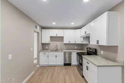 1906 E Almeria Road, Phoenix, AZ 85006 - Photo 9