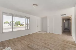 2201 W Topeka Dr, Phoenix, AZ 85027 - Photo 7