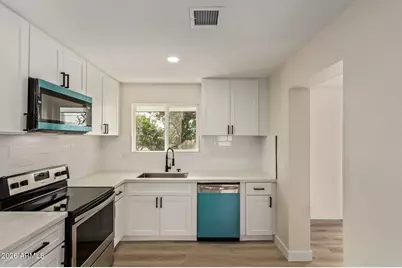 10207 W Alabama Avenue, Sun City, AZ 85351 - Photo 11
