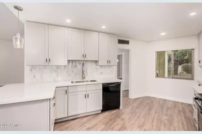 16635 N 103rd Avenue, Sun City, AZ 85351 - Photo 9