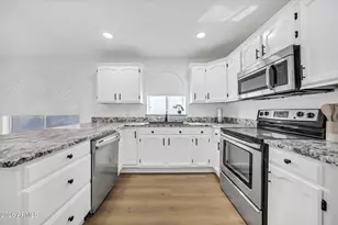 12011 N 79th Ln, Peoria, AZ 85345 - Photo 13