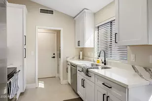 3967 E Verbena Ct, Phoenix, AZ 85044 - Photo 7