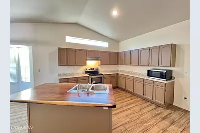 255 S Kingston Street, Chandler, AZ 85225 - Photo 7