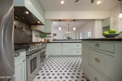 69 W Lynwood Street, Phoenix, AZ 85003 - Photo 11