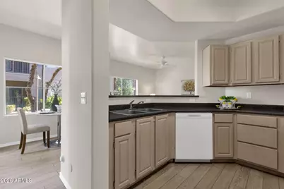 13700 N Fountain Hills Boulevard #117, Fountain Hills, AZ 85268 - Photo 9