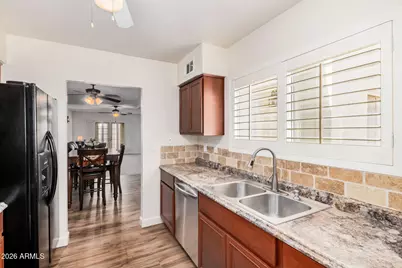 13830 N 30th Lane, Phoenix, AZ 85053 - Photo 9