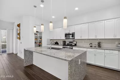 939 E Paseo Way, Phoenix, AZ 85042 - Photo 15