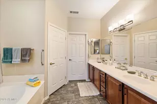 16418 W Desert Lily Dr, Surprise, AZ 85387 - Photo 19