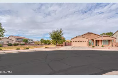 1338 E Madison Drive, Casa Grande, AZ 85122 - Photo 1