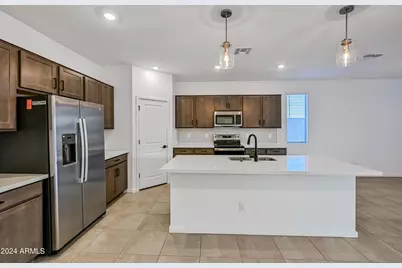 25303 W Bowker Street, Buckeye, AZ 85326 - Photo 7