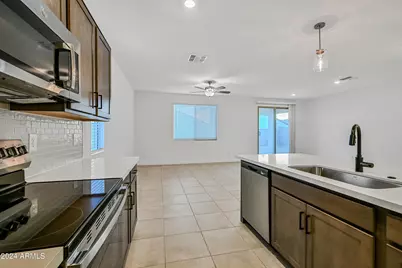 25303 W Bowker Street, Buckeye, AZ 85326 - Photo 9