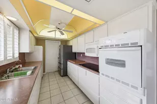 10010 W Manzanita Dr, Sun City, AZ 85373 - Photo 25