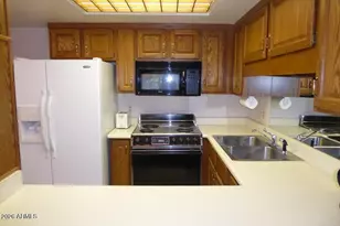 10330 W Thunderbird Blvd, Sun City, AZ 85351 - Photo 9