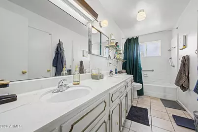 1702 E Griswold Road, Phoenix, AZ 85020 - Photo 17