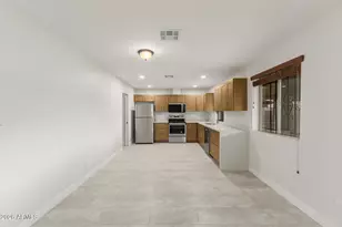 1915 E Gemini Dr, Tempe, AZ 85283 - Photo 17