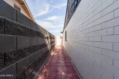 8151 W Clarendon Avenue, Phoenix, AZ 85033 - Photo 33