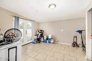 3829 N 81st Ave, Phoenix, AZ 85033 - Photo 13