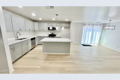 2042 N 64th Drive, Phoenix, AZ 85035 - Photo 11