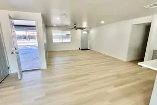 2042 N 64th Dr, Phoenix, AZ 85035 - Photo 5