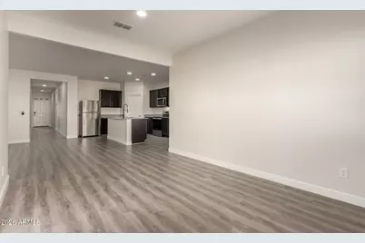 11204 W Mobile Lane, Tolleson, AZ 85353 - Photo 7