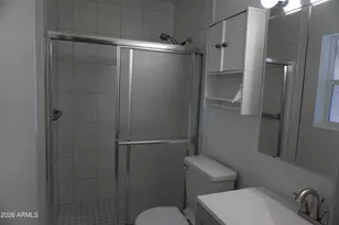 2331 E Betty Elyse Ln, Phoenix, AZ 85022 - Photo 9