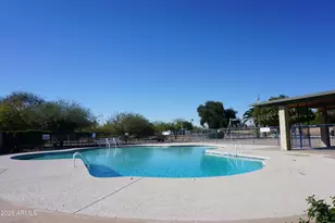 2331 E Betty Elyse Ln, Phoenix, AZ 85022 - Photo 17