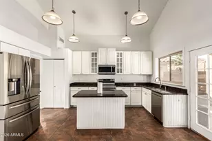 1710 W Hiddenview Dr, Phoenix, AZ 85045 - Photo 17