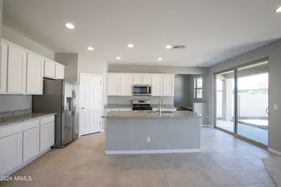 8956 W Luke Avenue, Glendale, AZ 85305 - Photo 11