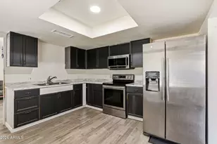 7909 W Pinchot Ave, Phoenix, AZ 85033 - Photo 21