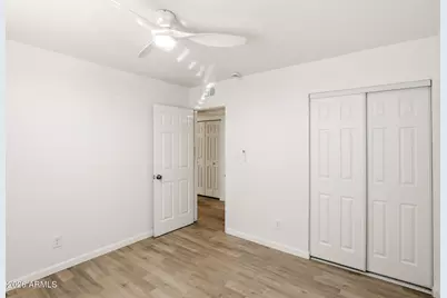 7909 W Pinchot Avenue, Phoenix, AZ 85033 - Photo 13