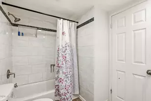 7909 W Pinchot Ave, Phoenix, AZ 85033 - Photo 9