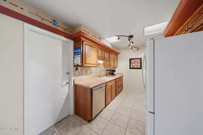 9970 W Royal Oak Road #Q, Sun City, AZ 85351 - Photo 19