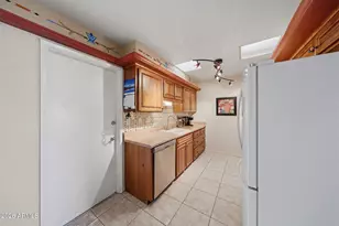 9970 W Royal Oak Rd, Sun City, AZ 85351 - Photo 19