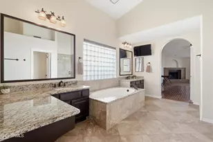 1133 N Peppertree Dr, Gilbert, AZ 85234 - Photo 15