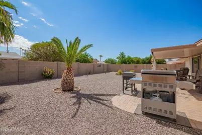 11023 W Meade Drive, Sun City, AZ 85351 - Photo 33