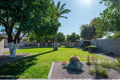 11216 N 39th Place, Phoenix, AZ 85028 - Photo 9