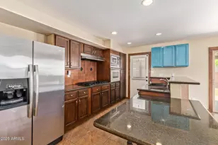 319 E Riviera Dr, Tempe, AZ 85282 - Photo 9