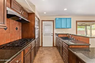 319 E Riviera Dr, Tempe, AZ 85282 - Photo 17