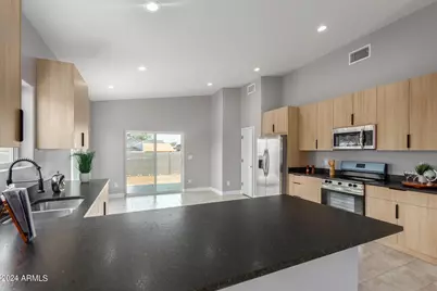 31824 N Poplar Street, Wittmann, AZ 85361 - Photo 7