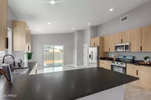 31824 N Poplar St, Wittmann, AZ 85361 - Photo 7