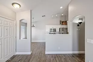 2075 S Peppertree Dr, Gilbert, AZ 85295 - Photo 5