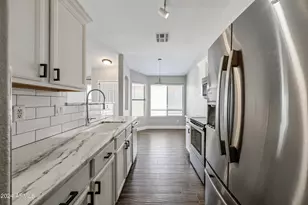 2075 S Peppertree Dr, Gilbert, AZ 85295 - Photo 11