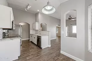 2075 S Peppertree Dr, Gilbert, AZ 85295 - Photo 7