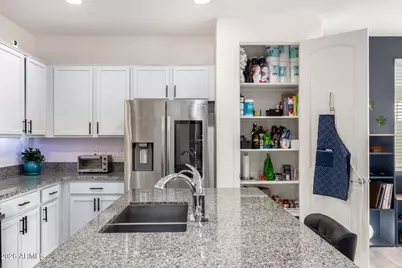 21057 W Almeria Road, Buckeye, AZ 85396 - Photo 11