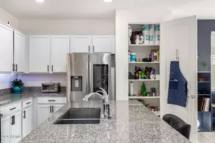 21057 W Almeria Rd, Buckeye, AZ 85396 - Photo 11