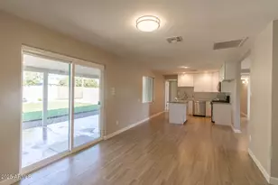 816 E Seldon Ln, Phoenix, AZ 85020 - Photo 9