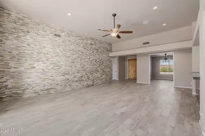 1916 E Primrose Path, Phoenix, AZ 85086 - Photo 9