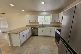 7038 S 42nd St, Phoenix, AZ 85042 - Photo 9